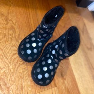 Gently used Uggs . Size 8c . No stains or real sign of wear .